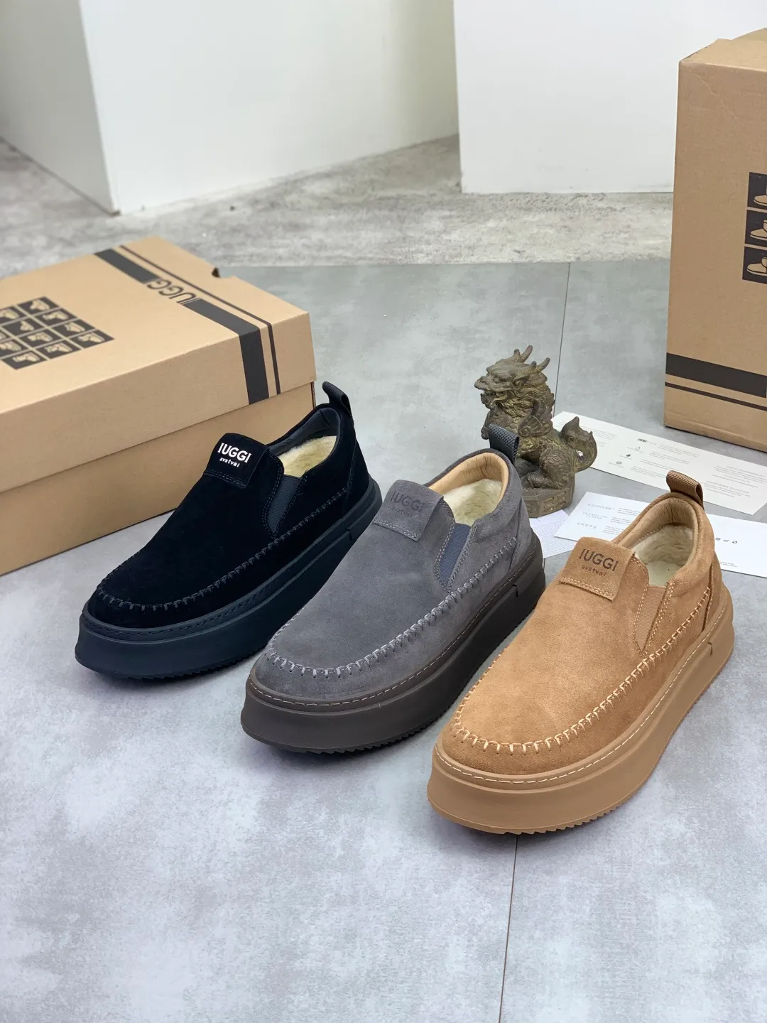 Men's men's shoes 💰P580 New arrival 🆕🆕🆕 IUGGI men's shoes slip-on loafers British style fashionable retro casual sneakers Convenient, comfortable, casual, versatile style Wool lining is comfortable and warm Rubber outsole Non-slip and firm Size: 39-44 Three colors 8731-8